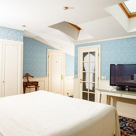Ministerium Hotel Odessa Buitenkant foto