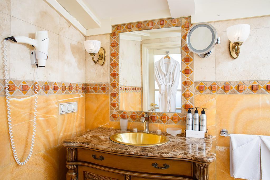 Ministerium Hotel Odessa Buitenkant foto