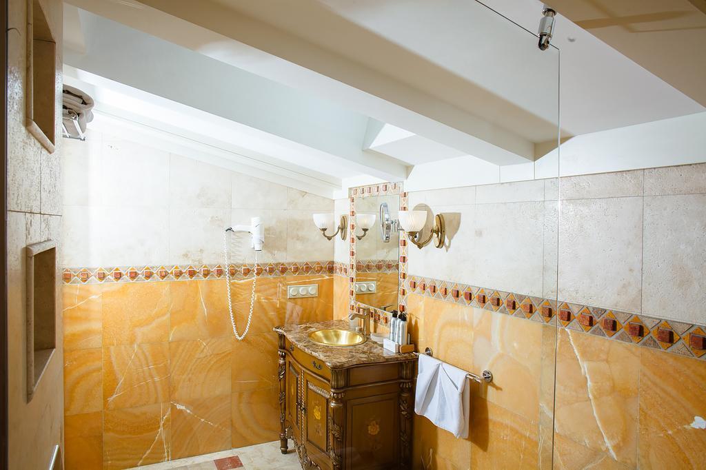 Ministerium Hotel Odessa Buitenkant foto