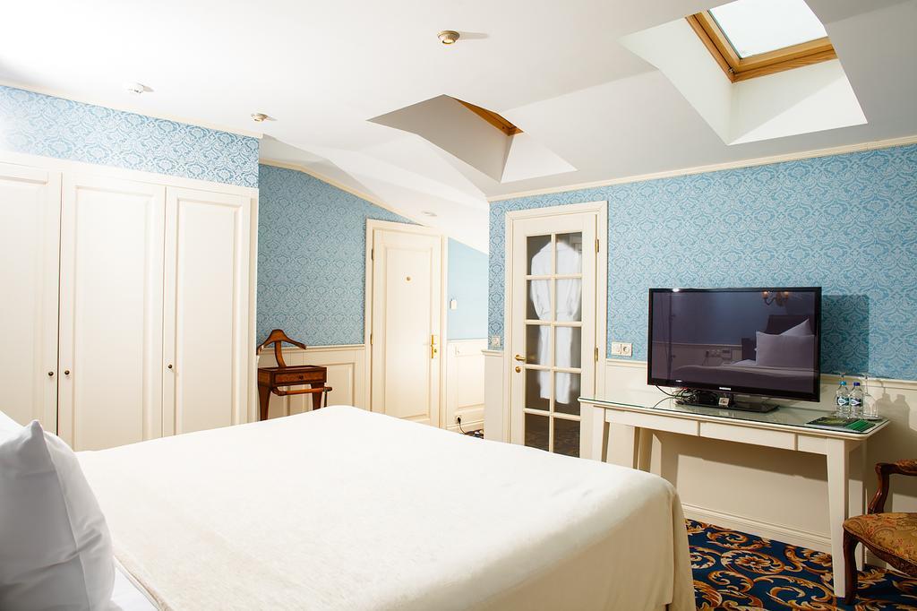 Ministerium Hotel Odessa Buitenkant foto