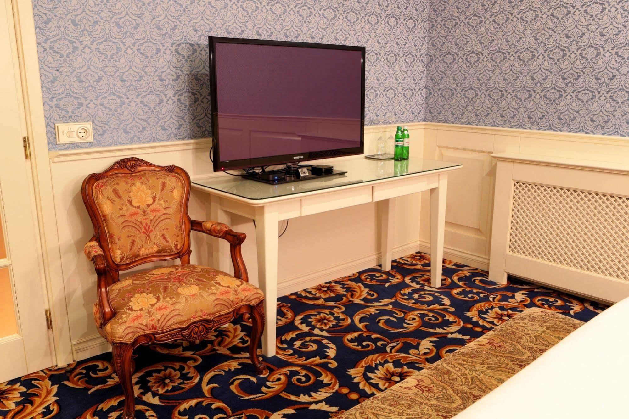 Ministerium Hotel Odessa Buitenkant foto
